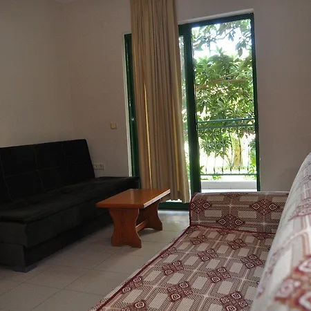 Hibiscus Garden 3*
