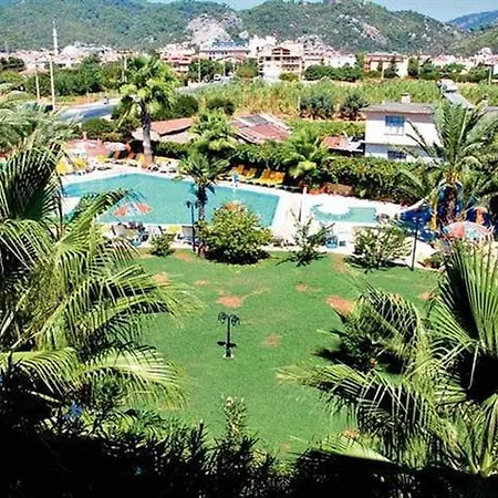 Hotel Hibiscus Garden Armutalan